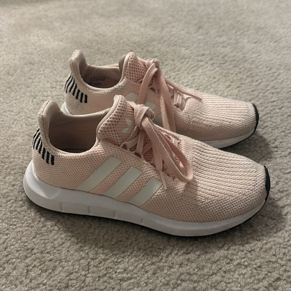 Adidas Swift Run Sneakers